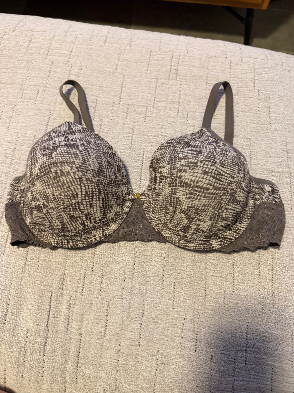 Natori Reptile Print Bra Size 38C